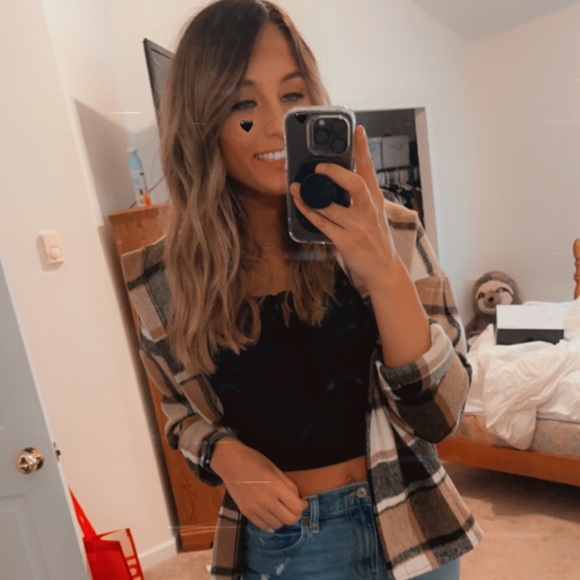 Meet Your Posher! - Picture 5 of 5